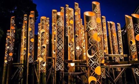 Diy Bamboo Projects, Bamboo Projects, Bamboo Garden Fences, Small Flowering Plants, Diy Bamboo, Spiral Garden, Bamboo Diy, Bamboo Planter, Bamboo Wind Chimes