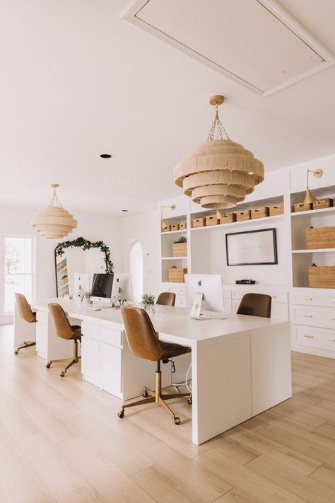 Off Wall Desk, White Office Asthetic, Swanky Office Work Spaces, Small Office Furniture Design, Light Bright Office Design, Home Office With White Furniture, White Office Inspiration, Beige Home Office Decor, Cozy Office Interior Design