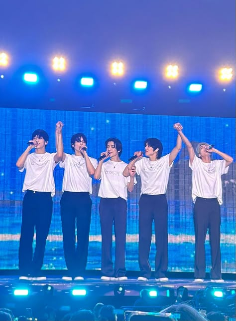 Txt Poster Ideas Concert, Enhypen Group Photo Concert 2023, Txt Concert Group Photo, 2023 Reflection, Txt Concert Wallpaper, Txt Ot5 Concert Wallpaper, Txt Concert Aesthetic, Txt Concert Photos, Txt Sweet Mirage Concert