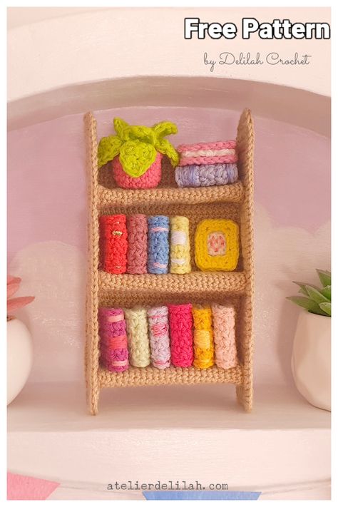 Miniature Bookshelf Free Crochet Pattern Crochet Bookshelf, Bookish Crochet, Bookshelf Pattern, Crochet Furniture, Miniature Bookshelf, Crochet Design Pattern, Fun Crochet Projects, Crochet Lovers, Crochet Books