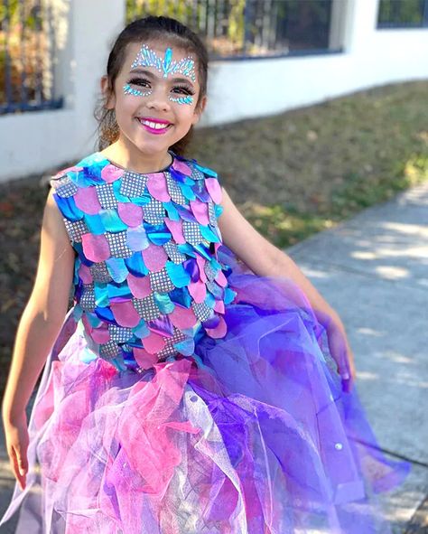 27 easy Book Week costumes to make at home | Mum's Grapevine Costumes To Make At Home, Rainbow Fish Costume, Book Week Costume Ideas, Easy Book Week Costumes, Rainbow Fish Book, Kids Book Character Costumes, Book Week Costumes, Book Characters Dress Up, Caterpillar Costume