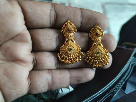 Light Weight Chandbali Earrings Gold, 3 Grams Gold Earrings, Gold Earrings Designs New Model, 3 Grams Gold Earrings Indian, 2 Grams Gold Earrings Designs, Ear Designs, Short Gold Necklace, Pretty Gold Necklaces, Gold Pendants For Men