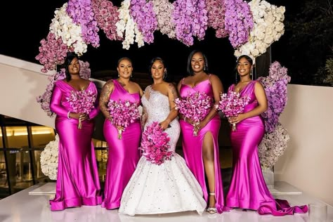 Family Events Ideas, Bridesmaid Dress Colours, Fuschia Bridesmaid Dresses, Pink Wedding Color Scheme, Wedding Dress Codes, Fuchsia Bridesmaid Dresses, Nigerian Wedding Dresses Traditional, Fuschia Wedding, Wedding Dresses Traditional