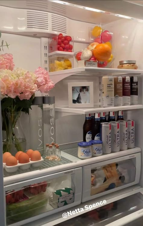 Pretty Fridge, Organized Fridge Aesthetic, Wow Fridge, Aesthetic Fridge, Fridge Aesthetic, Dream Fridge, Fridge Organization, Study Inspiration, Life Organization