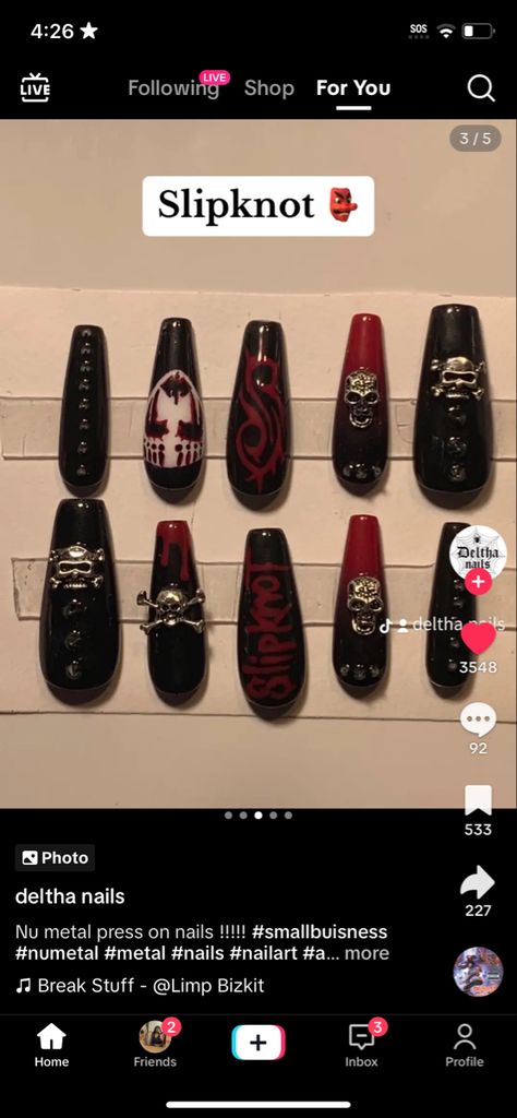 Grunge Press On Nails, Slipknot Nails Acrylic, Deftones Nails Ideas, Slipknot Nail Art, Metal Head Nails, Korn Band Nails, Korn Nail Ideas, Korn Nail Art, Rock Band Nails