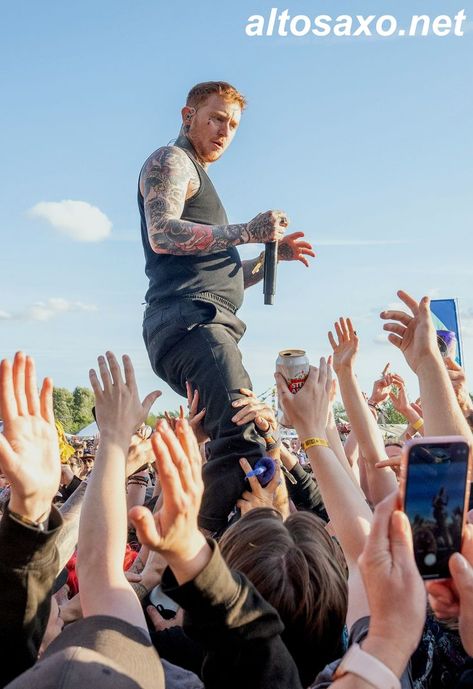 Frank Carter of the English punk rock band Frank Carter & the Rattlesnakes performs live at Bearded Theory festival 2022 in Derbyshire on May 27, 2022. ALTOSAXO Music Apparel Frank Carter And The Rattlesnakes, Frank Carter, Festival 2022, Heavy Metal Rock, Punk Rock Bands, May 27, The English, Rock Band, Punk Rock