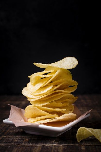 Front view of stack of potato chips | Free Photo #Freepik #freephoto #food Homemade Potato Chips, Recipes Chili, Sweet Potato Chips Baked, Pasta Bread, Cinnamon Apple Chips, Potato Chip Recipes, Sandwich Lunch, Cake Pizza, Bread Sandwich