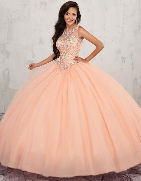 Quinceanera Dresses Peach, Vestidos Color Melon, Moda 2000 Quinceanera Dresses, Peach Quinceanera Dresses, Coral Quinceanera Dresses, Quinceanera Stuff, Xv Dresses, Ball Gown Quinceanera Dresses, Dark Green Bridesmaid Dress