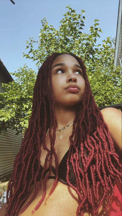 Red Crochet Locs, Dark Red Faux Locs, Red Protective Hairstyles, Red Boho Locs, Faux Locs Red, Red Locs Black Women, Red Soft Locs, Burgundy Faux Locs, Faux Locs Long