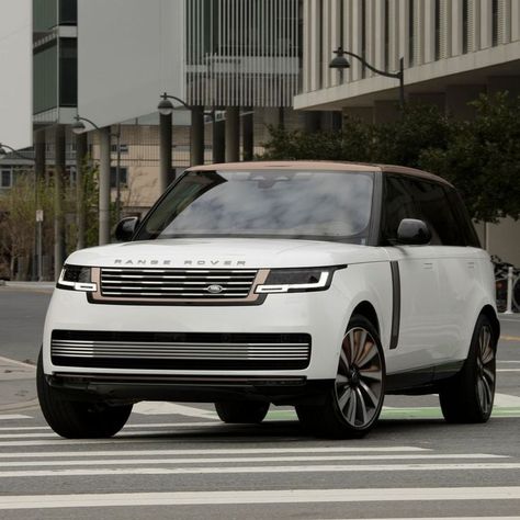 Range Rover Sv, Dream Cars Range Rovers, Range Rover Car, Car Lifestyle, Best Suv, Dream Cars Jeep, Cool Car Pictures, Jaguar Land Rover, Learning Platform