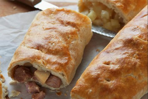 Bedfordshire Clanger, Gbbo Recipes, British Bake Off Recipes, Pastry Dishes, Savoury Pies, Simple Dinners, British Recipes, Irish Cuisine, Uk Recipes