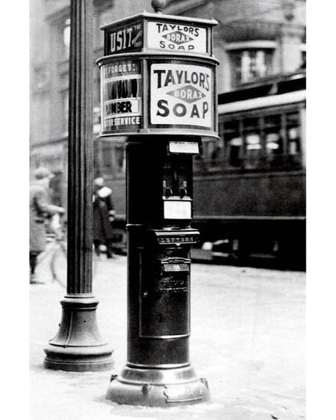 Besides serving as letter drops mailboxes also dispensed stamps & had miniature billboards on top. Photo taken at Yonge & Richmond St 1916 (via @STARHistoricPix) Toronto Images, Vintage Toronto, Toronto Street, Old Toronto, Toronto City, Guys And Dolls, Vintage Advertising, Toronto Ontario, Top Photo