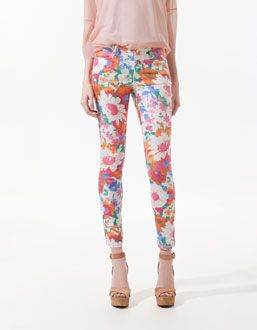 Zara pants - call me crazy but I actually like them Flower Pants, Floral Trousers, Floral Print Pants, Floral Denim, Long Sleeve Pullover Sweater, Printed Trousers, Print Pants, Floral Pants, Printed Pants