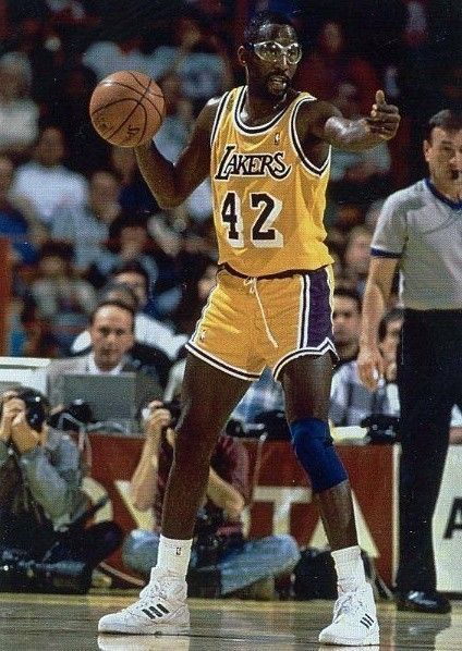 James Worthy - Lakers Showtime Lakers, James Worthy, Kobe Bryant Family, Basketball Style, Basketball Highlights, Nfl 49ers, Lakers Basketball, Lakers Kobe, Basketball History