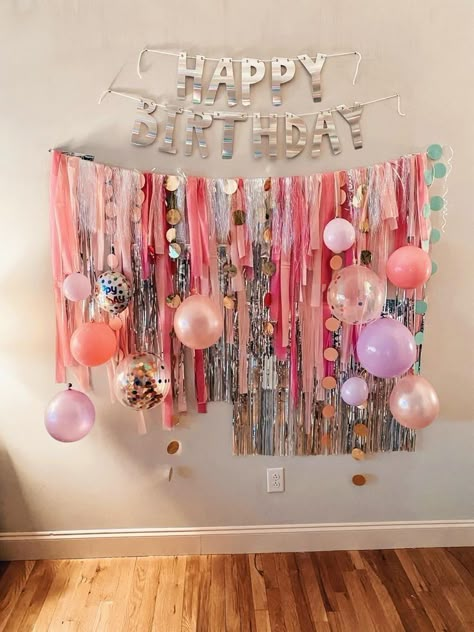 Unique Backdrop Ideas Birthday Parties, Unique Birthday Backdrop Ideas, Birthday Photo Background Backdrop Ideas, Easy Birthday Backdrop Ideas, Backdrop No Balloons, Easy Backdrop Ideas Diy Birthday, Easy Birthday Decorations Diy, Diy Photo Backdrop Birthday, Easy Party Backdrop