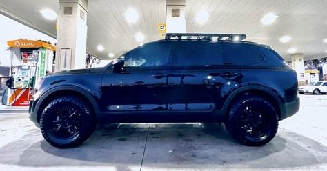 Kia Telluride Offroad, Kia Telluride Custom, Kia Telluride Accessories, Kia Telluride 2023, Step Railing, Kia Telluride, Kia Motors, Car Wheels Rims, Aftermarket Wheels