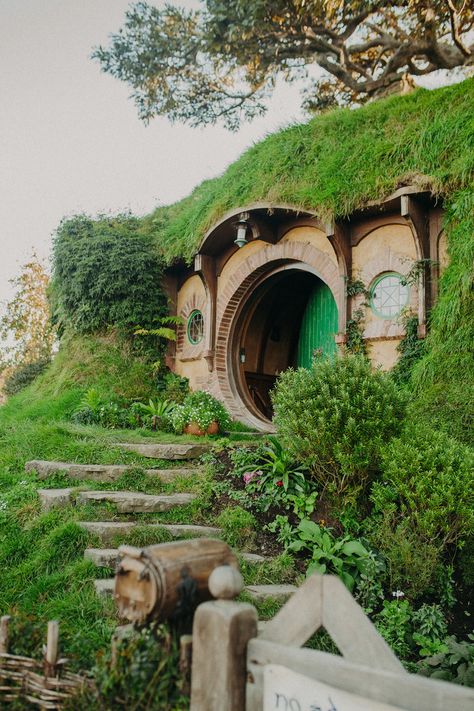 Hobbiton New Zealand, New Zealand Itinerary, New Zealand Adventure, Nz Travel, New Zealand Landscape, Oceania Travel, Dream Travel Destinations, New Zealand Travel, Future Travel