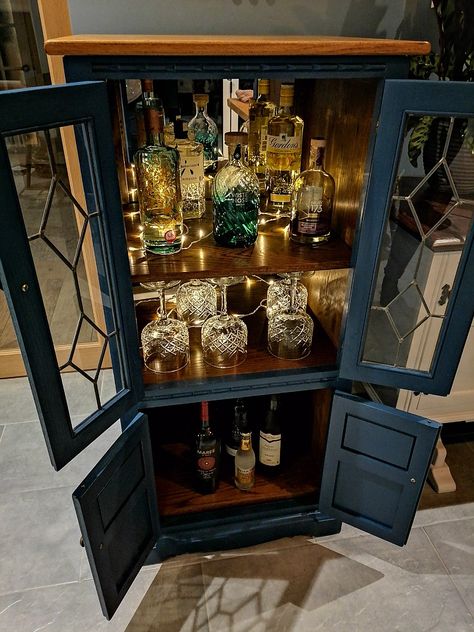 Antique Liquor Cabinet, Antique Bar Cabinet, Alcohol Cabinet, Gin Cabinet, Hobbit Holes, Decorating With Antiques, Drink Display, Home Bar Cabinet, Cocktail Cabinet