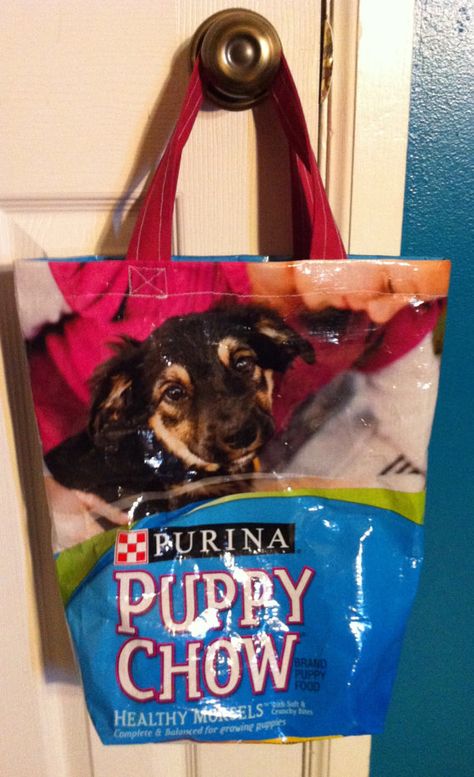 Upcycled feed bag tote - Black and Tan puppy $15.00 Feed Sack Bags, Feed Bag Tote, Laundry Gifts, Upcycle Plastic, Feed Bag, Diy Clutch, Horse Feed, Feed Bags, Puppy Chow