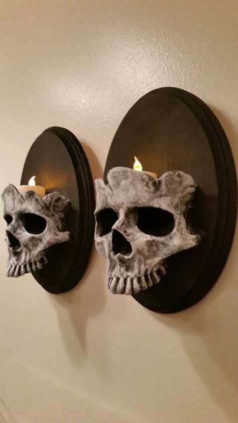 30 Halloween Candle Holder Ideas for a Spirited Atmosphere Skull Candle Holder, Scary Skeleton, Halloween Ghost Decorations, Arte Peculiar, Skeleton Head, Dark Home Decor, Skull Candle, Goth Home, Goth Home Decor