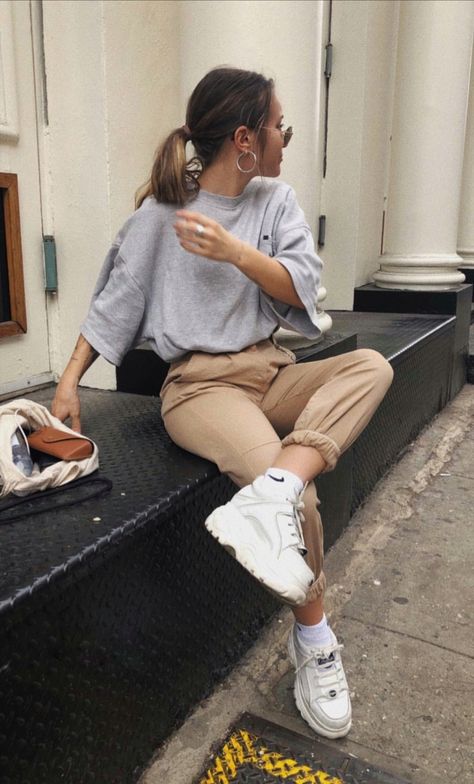 Chunky Sneakers Outfit Street Style, Chunky Sneakers Outfit, Buffalo Shoes, Sneakers Fashion Outfits, Sneakers Looks, Ulzzang Fashion, Sneakers Outfit, Cute Casual Outfits, Jean Outfits