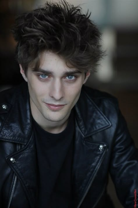 #Maxence #MaxenceDanetFauvel #skamfrance Maxence Danet, Barty Crouch Jr, Maxence Danet Fauvel, Boy Photography Poses, Male Portrait, 인물 사진, Male Face, Serie Tv, Male Models