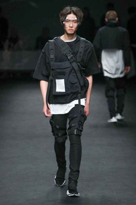 L.GHT RES.ST Urban Techwear, Techwear Men, Urban Fashion Photography, Urban Wear Women, Techwear Fashion, Urban Fashion Women, Seoul Fashion Week, Cyberpunk Fashion, Seoul Fashion