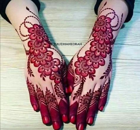 Henna Design Hand, Henna Finger Designs, Stylish Back Hand Mehndi, Finger Designs, Henna Flowers, Beautiful Simple Mehndi Design, Henna Flower Designs, Henna Flower, Inai Pengantin