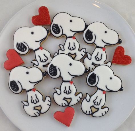 Snoopy Cookies, Bolo Snoopy, Snoopy Birthday Party, Snoopy Baby Shower, Snoopy Cake, Peanuts Party, Flooding Cookies, Snoopy Party, Best Presents