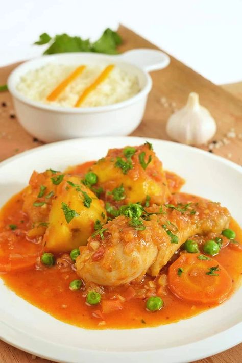 Estofado de Pollo (Chicken Stew From Peru) - Eat Peru Peruvian Chicken, Pollo Recipe, Best Online Games, Peruvian Dishes, South American Recipes, Peruvian Cuisine, Stew Chicken Recipe, Eat Beef, Peruvian Recipes