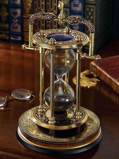 Late Night Randomness (27 Photos) - Suburban Men Décor Steampunk, Moda Steampunk, Steampunk Gadgets, Mode Steampunk, Sand Clock, Steampunk House, Hourglasses, Art Steampunk, Steampunk Ideas