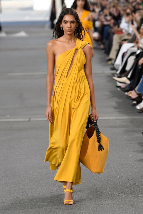 Chloé RTW Spring 2024 [PHOTOS] – WWD Runway 2024, Chloe Fashion, Ss 2024, Afternoon Delight, Dress 2024, Yellow Fashion, Spring 2024, Primavera Estate, Yellow Dress