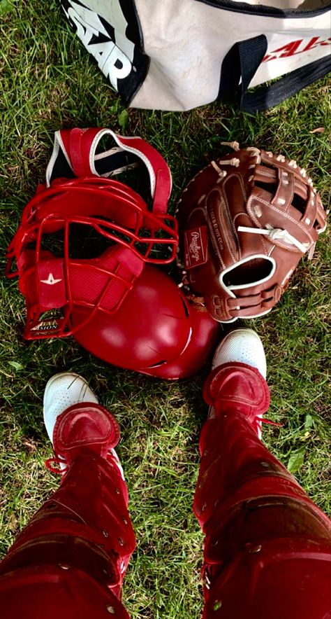 Softball Aesthetic Catcher, Softball Aesthetic Pitcher, Softball Catcher Aesthetic, Softball Astethic, Softball Catcher Pictures, Catcher Softball, Softball Aesthetic, Softball Pictures Poses, Softball Backgrounds