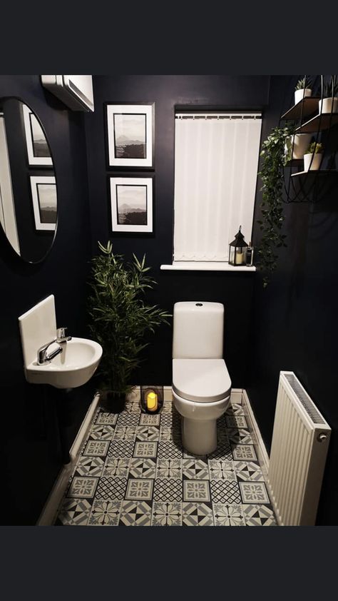 Black Half Bathroom, Small Downstairs Toilet, Half Bathroom Decor, Black Bathroom Decor, Toilet Room Decor, Bathroom Design Black, Small Toilet Room, Bathroom Remodel Pictures, Restroom Decor