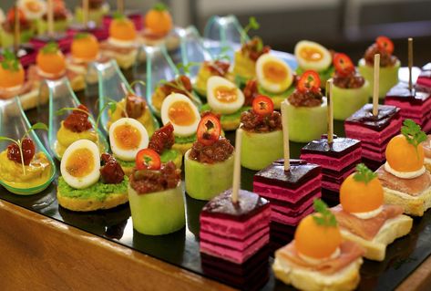 Canapes Ideas, Party Food Catering, Canapes Recipes, Party Food Buffet, Party Finger Foods, Catering Food, Food Displays, Buffet Food, Ideas Party