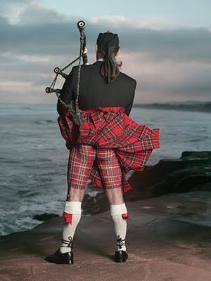 body paint by Joanne Gair. . .  Umm. I think I could choke down some haggis. Ya know, if I had to. Men In Kilt With Tattoos, Scottish Cottage, Scottish Man, Scotland Trip, Scottish Kilts, Men In Kilts, Scottish Heritage, Scottish Tartans, Inverness