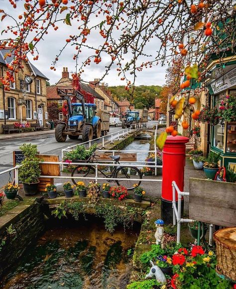 Calm Environment, Countryside Village, English Village, England London, Egypt History, British Countryside, Post Box, Village Life, The Cotswolds