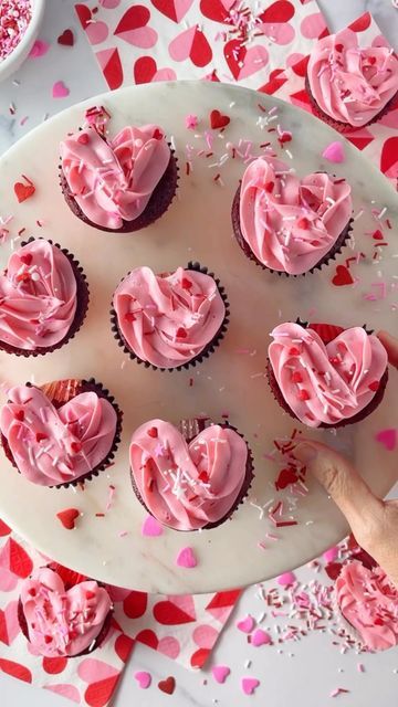 Lise Ode | Mom Loves Baking ® on Instagram: "Heart shaped cupcake hack❣️ Make ‘em for your Valentine!! ❤️ Heart Red Velvet Cupcakes with strawberry frosting! 🍓 Recipe is on the blog! Link in bio! #heartcupcakes #valentinecupcakes #redvelvet #pinkfrosting #strawberrycupcakes https://www.momlovesbaking.com/heart-shaped-valentines-day-cupcakes/" Strawberry Frosting Recipe, Raspberry Filled Cupcakes, Cupcakes With Strawberry Frosting, Fluffy Cupcakes, Apple Pastry, Heart Shaped Food, Meringue Cake, Heart Cupcakes, Valentine Day Cupcakes