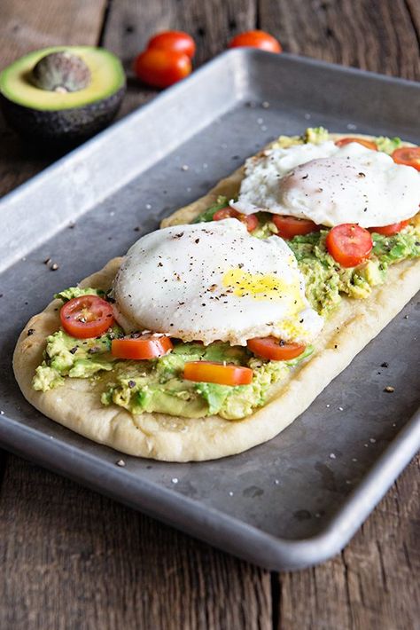 California Avocado and Egg Flatbread Recipe on dineanddish.net Breakfast Flat Bread, Egg Flatbread, Flat Bread Recipes, Avocado Flatbread, Breakfast Flatbread, California Breakfast, Avocado Breakfast Sandwich, Avocado And Egg, Flatbread Recipe