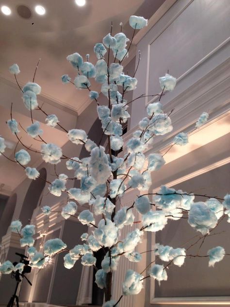 Cotton Candy Tree!    https://www.facebook.com/thecottoncandyconfectionery Cotton Candy Tree, Candy Topiary, Cotton Candy Wedding, Cotton Candy Favors, Cotton Candy Party, Candy Decorations Diy, Cloud Tree, Pink Sweets, Topiary Tree