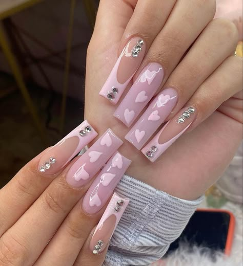 Valentines nails Spring Acrylic Nails, Acrylic Nail Set, Long Acrylic Nail Designs, Valentine Nails, Nude Nail Designs, Dope Nail Designs, Long Acrylic Nails Coffin, Long Square Acrylic Nails, Aesthetic Tumblr