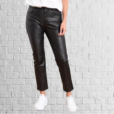 Black cropped pants