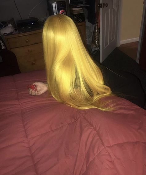 Yellow Hair Color, Yellow Blonde, Colored Curly Hair, Pinterest Hair, Hair Laid, Trendy Hair Color, Yellow Hair, Long Blonde, Long Blonde Hair