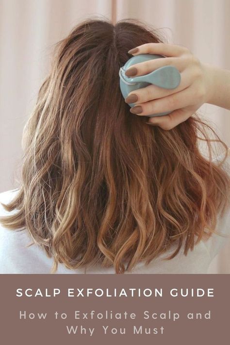 Scalp health is a top haircare trend in 2022. Learn more about the science behind it, recommend the best brushes and salt scrubs as well as easy techniques. Growing Long Hair Faster, The Right Hairstyles, Salt Scrubs, Exfoliate Scalp, Best Hair Brush, Growing Healthy Hair, Hair Scrub, Scalp Brushing, Prom Hairstyle