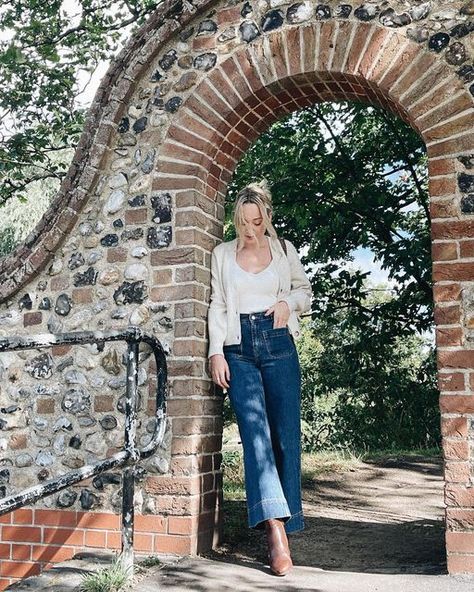 Ellie-Jean Royden || BODY AND STYLE on Instagram: "I think I have found my perfect jeans #andotherstories #neutralstyle #minimalfashion #minimalautumnstyle #minimalautumnfashion #neutralautumnfashion #neutralautumnstyling #personalstyle #outfitdujour #frenchgirlinspired #frenchgirlinspiredoutfit #frenchgirlstyle #cottagecoreoutfit #cottagecorestyle" Elle Jean-royden, Ellie Jean Royden Style, Ellie Jean Body And Style, Body And Style Ellie Jean, Ellie Jean Royden Body And Style, Ellie Jean-royden, Ellie Jean-royden Style Roots, Style Roots Ellie Jean, Body And Style