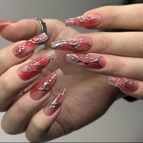 Ongles Goth, Red And Silver Nails, Ongles Bling Bling, Pedicure And Manicure, Chrome Nails Designs, Punk Nails, Airbrush Nails, Edgy Nails, Goth Nails