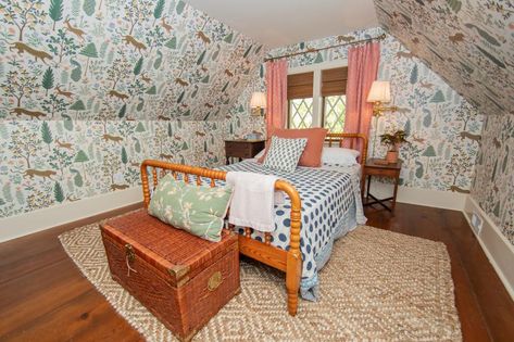 Hometown Hgtv, 1930s Farmhouse, Leathered Granite Countertops, Egypt Sherrod, Stylish Toy Storage, English Country Kitchen, Jenny Marrs, Ben Napier, Polka Dot Curtains