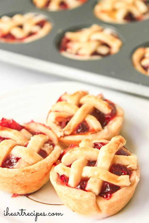 Who doesn't love cherry pie?! This super simple mini cherry pie bites recipe calls for a few simple ingredients and makes the perfect sweet summer treat! Cherry Pie Bites, Berry Pies, Mini Cherry Pies, Finger Food Desserts, Mini Pie Recipes, Mixed Berry Pie, I Heart Recipes, Cherry Pie Recipe, Heart Recipes