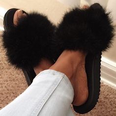 Diy Slides Shoes, Fuzzy Clothes, Diy Slides, Fluffy Sandals, Nike Slippers, Fluffy Shoes, Cute Slides, Cute Slippers, Fur Shoes