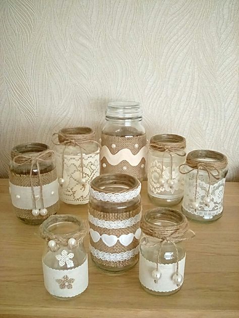 Takken Decor, Burlap Mason Jars, Deco Champetre, Diy Glass Bottle Crafts, Jute Crafts, Diy Jar Crafts, Burlap Crafts, Diy Bottle Crafts, Mason Jar Crafts Diy